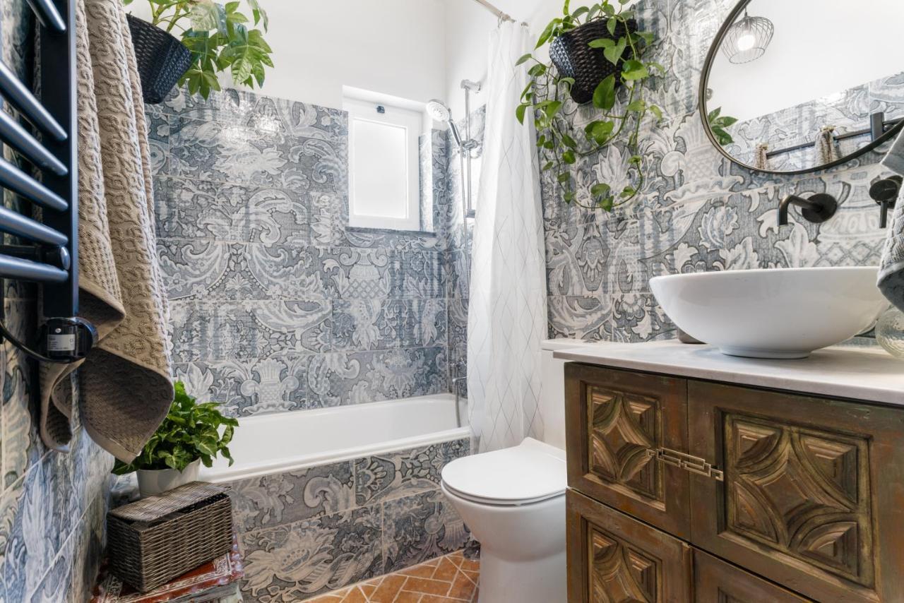 Arty Vintage Townhouse With Rooftop Shower & Sun Loungers Olhão Exterior foto