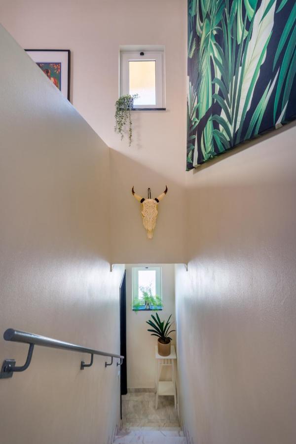 Arty Vintage Townhouse With Rooftop Shower & Sun Loungers Olhão Exterior foto